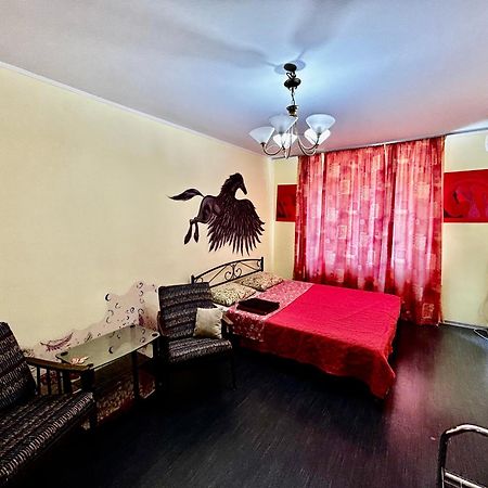 Apartment Near Train Station And Close To City Center キエフ エクステリア 写真