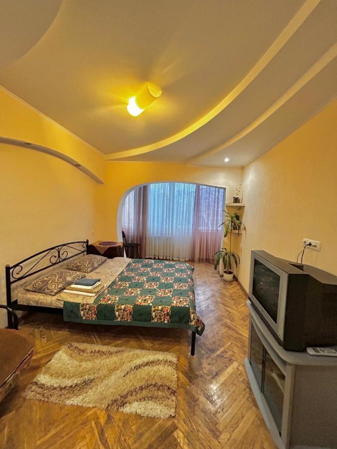 Apartment Near Train Station And Close To City Center キエフ エクステリア 写真