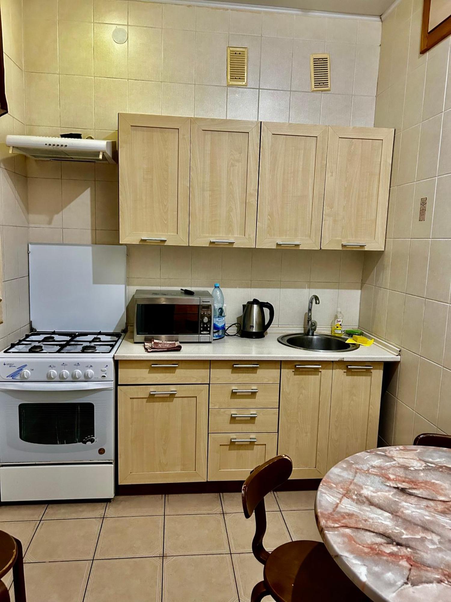 Apartment Near Train Station And Close To City Center キエフ エクステリア 写真