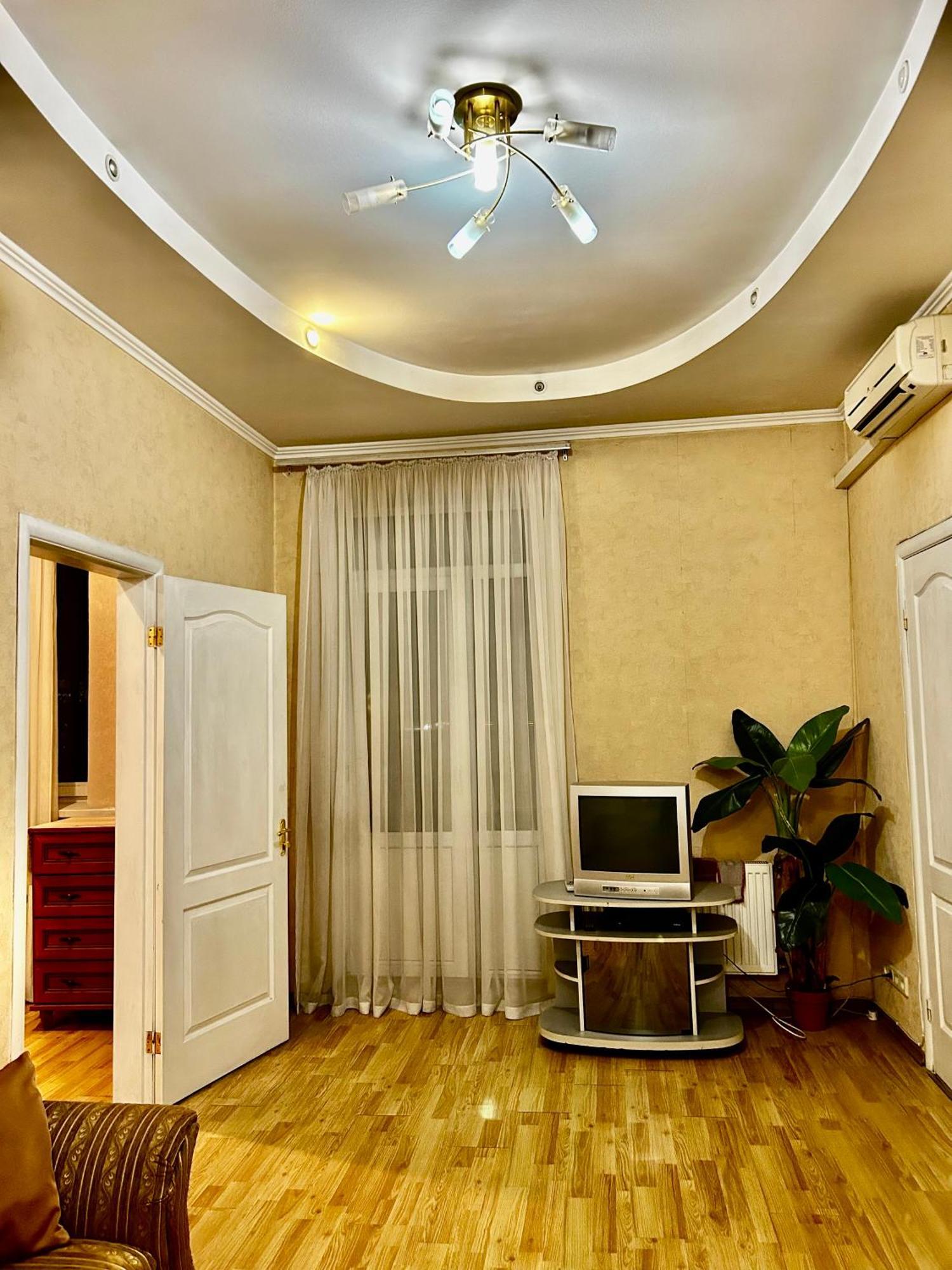 Apartment Near Train Station And Close To City Center キエフ エクステリア 写真